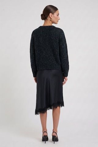 Gonna di OUI in nero