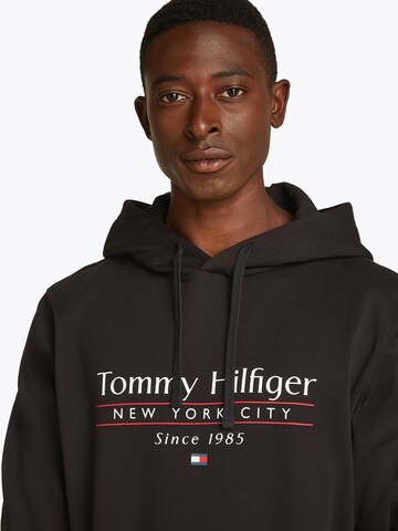 TOMMY HILFIGER Sweatshirt in Zwart