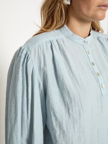 Haut 'Oriana' minus en bleu