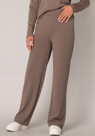 BASE LEVEL Regular Pants in Grey: front