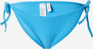 Slip costum de baie de la Calvin Klein Swimwear pe albastru: față