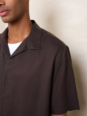 Next Comfort Fit Hemd in Braun