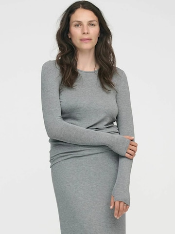 moshi moshi mind Shirt 'Evermore' in Grijs: voorkant