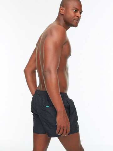 Trendyol Badeshorts in Schwarz