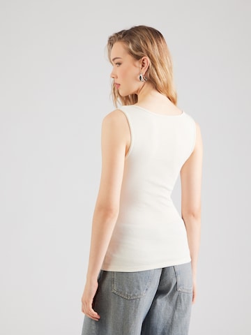 Top de la GAP pe alb