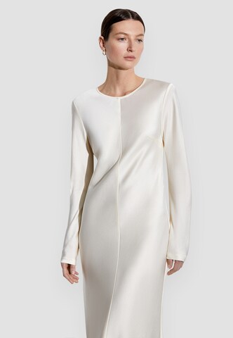12storeez Dress in Silver: front