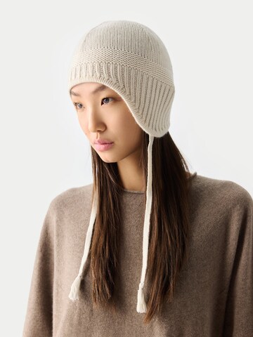 GOBI Cashmere - Sombrero 'Ultimate Warmth Knit Tie Hat' en blanco