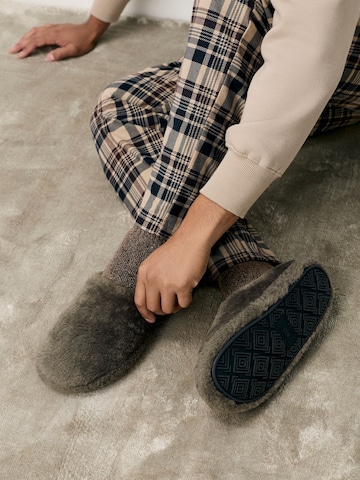 Next Hausschuh in Grau