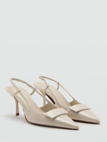 MANGO Sling körömcipők 'DAY' - bézs