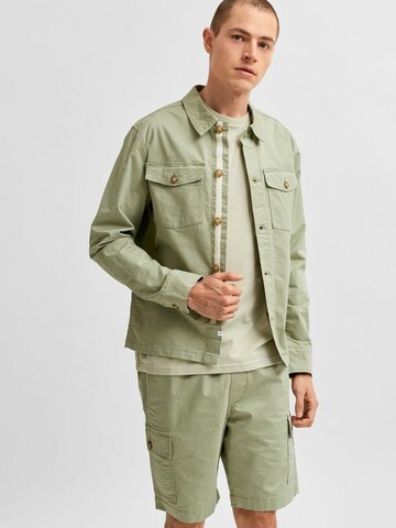 SELECTED HOMME Демисезонная куртка в Зеленый