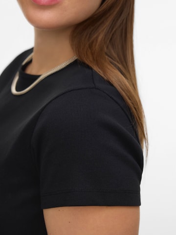 Maglietta 'VMCHLOE' di Vero Moda Curve in nero