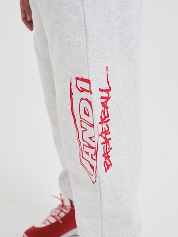 AND1 Tapered Λειτουργικό παντελόνι σε γκρι