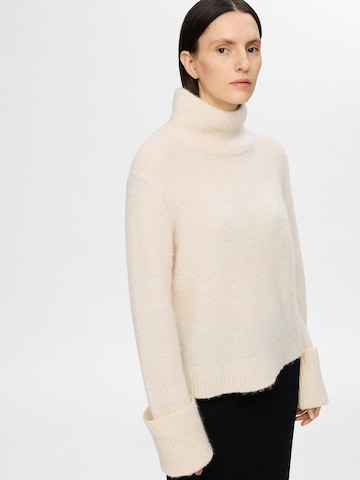 SELECTED Neulepaita 'SLFSia' värissä beige