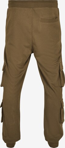 Urban Classics Tapered Cargo Pants in Green