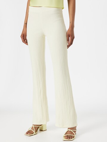 Regular Pantalon NA-KD en blanc : devant