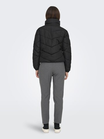 JDY - Chaqueta de entretiempo 'JDYFinno' en negro