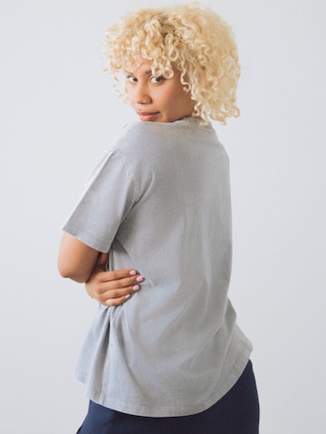 Honest Basics - Camiseta talla grande en gris