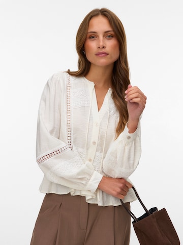 Chemisier VERO MODA en blanc : devant