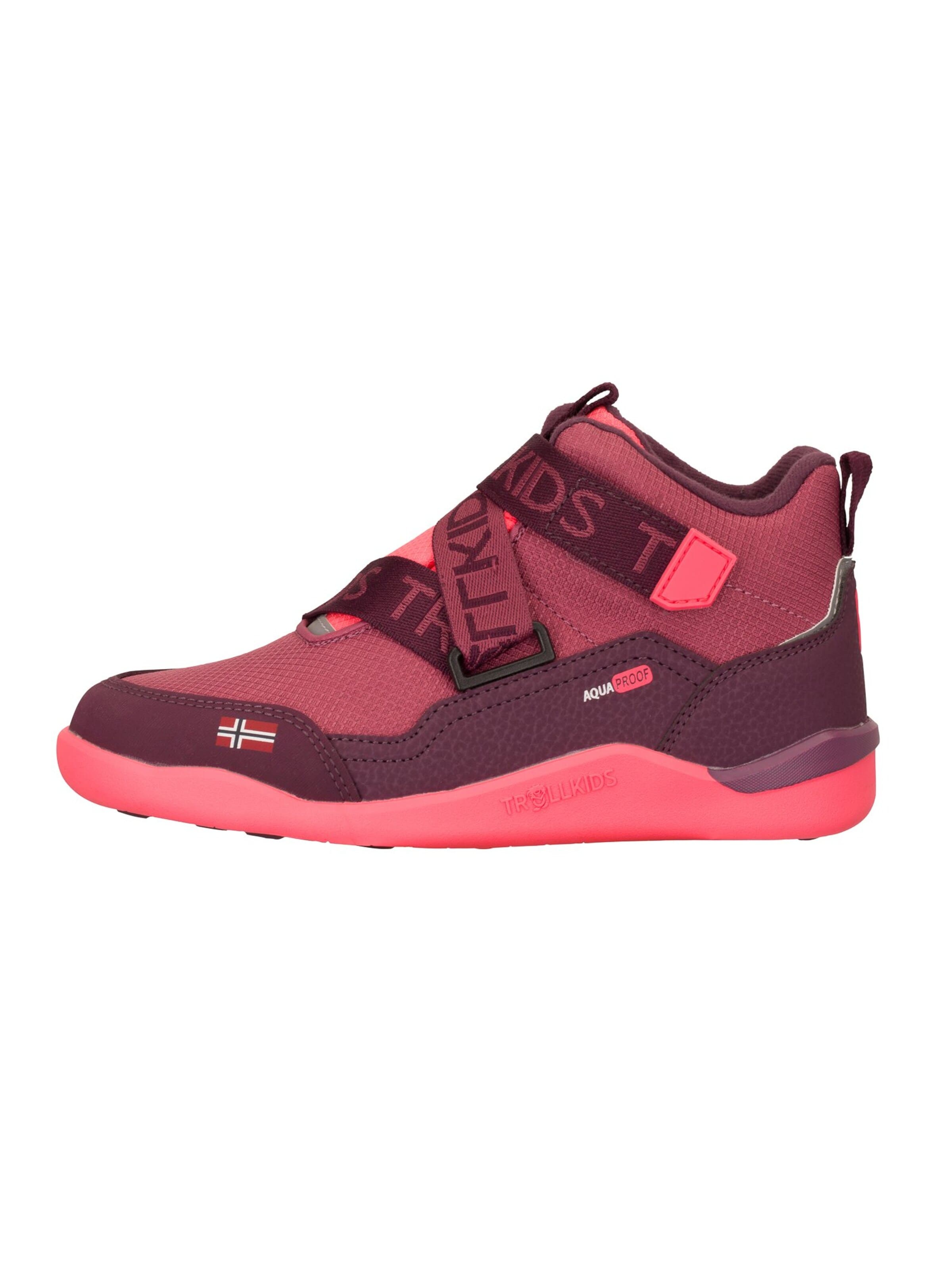 TROLLKIDS Snow Boots in Pink: front