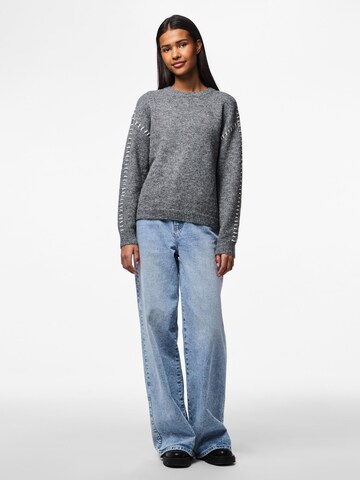 Pull-over 'Silah' PIECES en gris