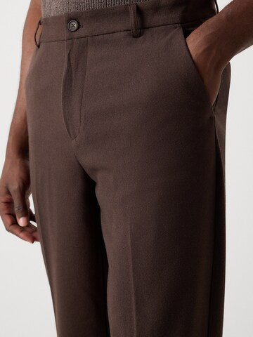 Lindbergh Regular Hose 'Superflex' in Braun