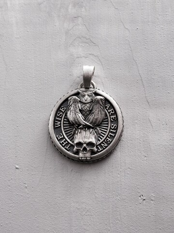 REYTEL Pendant 'THE WISE ARE SILENT' in Silver: front