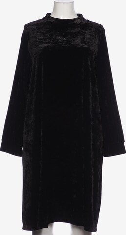 Yoek Dress in XXXL in Black: front