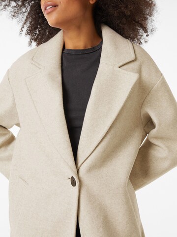 Bershka Between-seasons coat in Beige