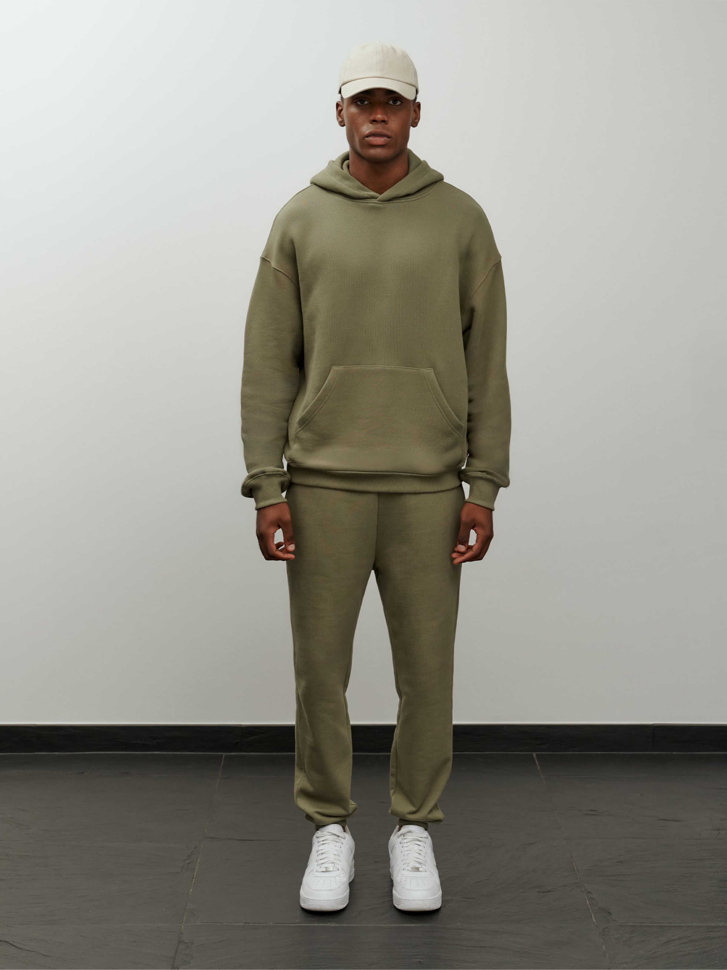 DAN FOX APPAREL Sweatshirt 'Essential Patrick' in Olive