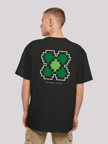 F4NT4STIC Shirt 'Silvester Happy New Year Pixel Kleeblatt' in Zwart