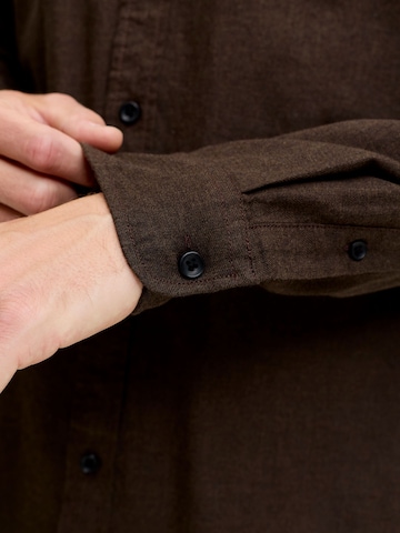 Coupe regular Chemise JACK & JONES en marron