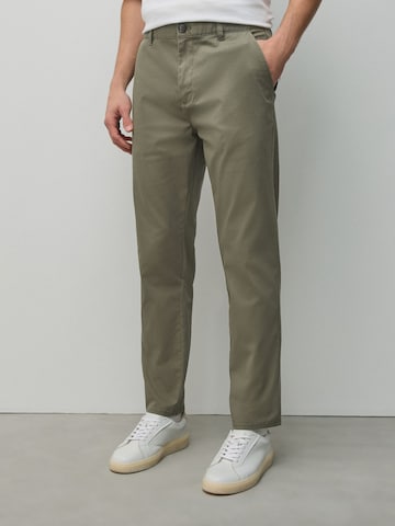 Coupe slim Pantalon chino Next en vert : devant