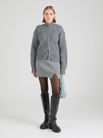VERO MODA Gebreid vest 'NONO' in Grijs