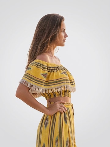 Miss June Blouse 'Caracas' in Geel