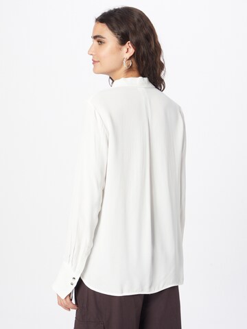 s.Oliver BLACK LABEL - Blusa en blanco