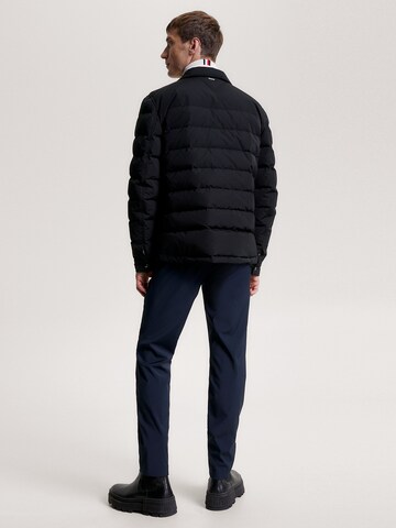 TOMMY HILFIGER Tussenjas in Zwart