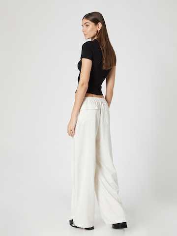 Wide leg Pantaloni 'Lia' di millane in bianco