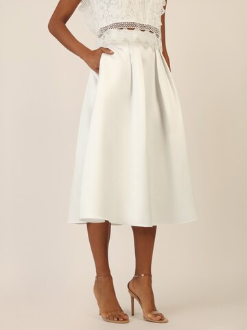 APART Skirt in White