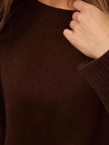Hiccup Pullover in Braun