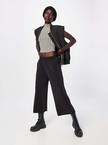 s.Oliver Wide leg Trousers in Black