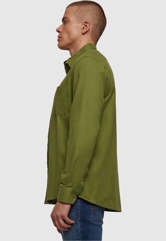 Coupe regular Chemise Urban Classics en vert