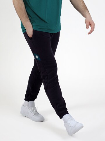 SPITZBUB Tapered Pants 'Ludis' in Black: front