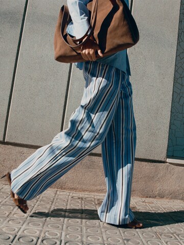 MANGOWide Leg/ Široke nogavice Hlače s naborima 'Trilussa' - plava boja: prednji dio