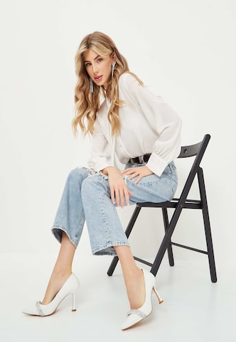 CESARE GASPARI Pumps in White