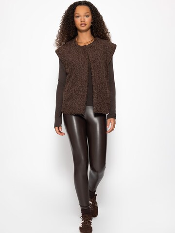 SASSYCLASSY Vest in Brown