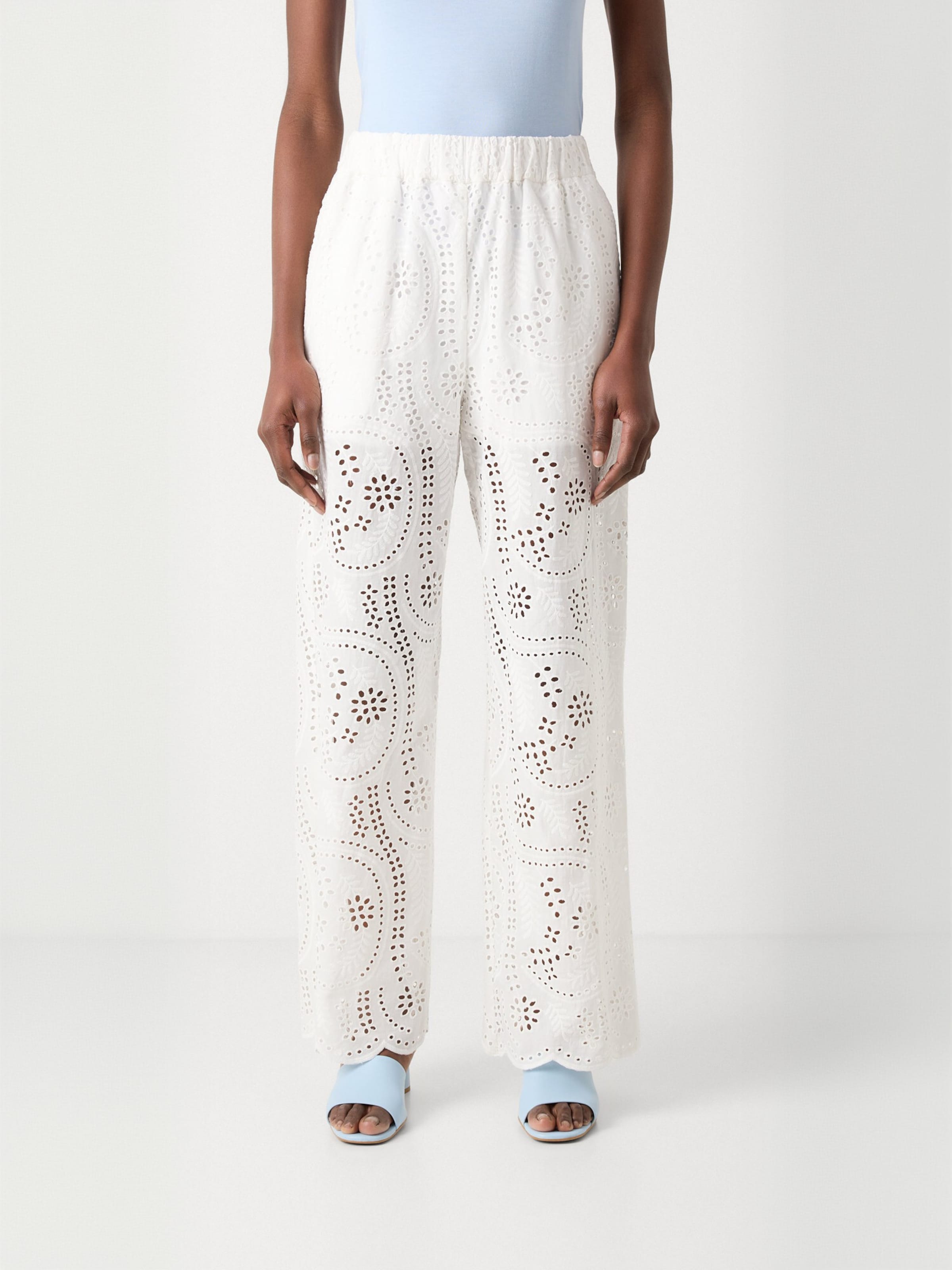 Crās Regular Pants ' Breezecras ' in White: front