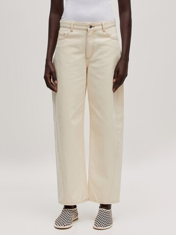 EDITED Regular Jeans 'Mathilda' in Beige: front