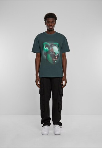 Tricou 'Green Empress' de la Forgotten Faces pe verde