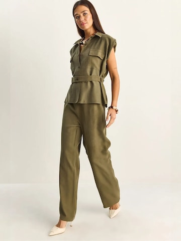 Completo pantalone di Bianco Lucci in verde