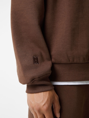 Bershka Sweatshirt in Brown